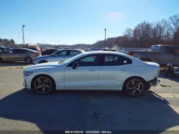 Volvo 2022 Volvo S60 2022 Volvo S60 B5 FWD R-Design 2.0 Benzyna 247KM, zdjęcie 1