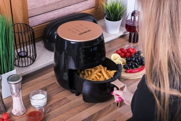 Фритюрница, сенсорная панель, 5 программ WARM, черный/золотой