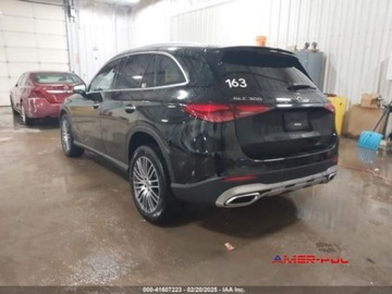 Mercedes GLC C254/X254 2024 Mercedes-Benz GLC 2024 r., 2,0L 300 4 MATIC 2.0 Benzyna 255KM, zdjęcie 3