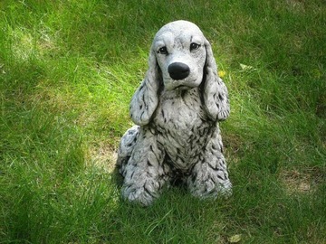 Figura ogrodowa betonowa Pies Spaniel