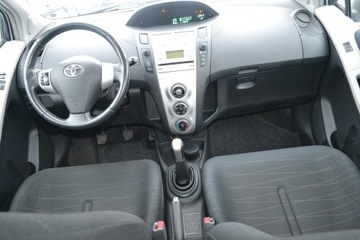 Toyota Yaris II Hatchback 5d 1.3 i VVT-i 86KM 2009 TOYOTA YARIS (_P9_) 1.3 VVT-i (SCP90_) 87 KM, zdjęcie 10