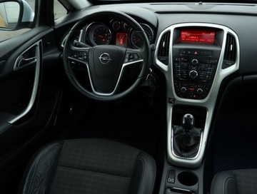 Opel Astra J Hatchback 5d 1.4 Turbo ECOTEC 140KM 2012 Opel Astra 1.4 T, GAZ, VAT 23%, Klima, zdjęcie 6