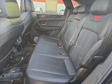 Bentley Bentayga 2019 Bentley Bentayga V8 2019 4.0 Benzyna 542KM, zdjęcie 16