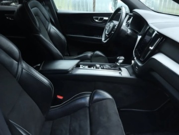 Volvo XC60 II Crossover D4 190KM 2018 Volvo XC60 D4 AWD, Salon Polska, 1. Właściciel, zdjęcie 8