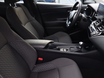 Toyota C-HR I Crossover Facelifting 1.8 Hybrid 122KM 2022 Toyota C-HR 1.8 Hybrid, Serwis ASO, Automat, zdjęcie 8