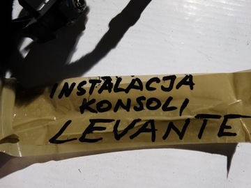IDEALNI INSTALACE KONZOLA MASERATI LEVANTE 1