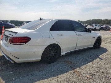 Mercedes Klasa E W212 2014 Mercedes-Benz Klasa E 63 AMG-S 2014 5.5l 5.5 Benzyna 577KM, zdjęcie 3