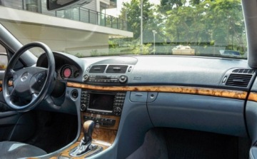 Mercedes Klasa E W211 Kombi S211 3.5 4Matic 272KM 2005 Mercedes-Benz Klasa E 3,5 (272KM) 4-Matic 3.5 Benzyna 272KM, zdjęcie 9