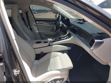 Porsche Panamera II Liftback 4.0 550KM 2018 Porsche Panamera TURBO 2018, od ubezpieczalni 4.0 Benzyna 550KM, zdjęcie 6