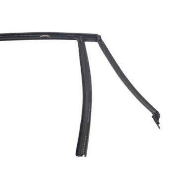 BMW F98 Уплотнитель рамы задней двери левый 7416499