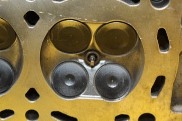ГОЛОВА MAZDA FORD MONDEO VOLVO 6 VI 1.8 B L8219101 L8-3