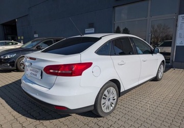 Ford Focus III Sedan Facelifting 1.6 Ti-VCT 125KM 2016 Ford Focus 1.6 Benzyna 125KM SedanManualPakiet WinterSalon PL 1.6 125KM, zdjęcie 6