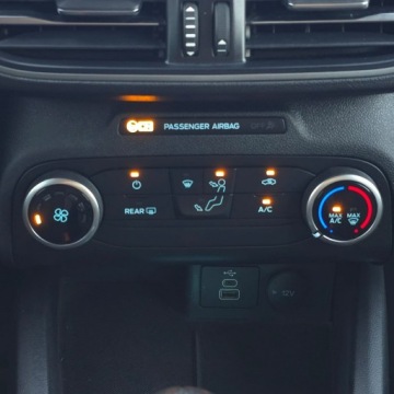 Ford Focus IV Kombi Facelifting 1.0 EcoBoost 125KM 2022 Ford Focus Mk4 1.0 EcoBoost Hybrid TITANIUM X, zdjęcie 32