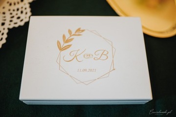 КОРОБКА ДЛЯ КОНВЕРТОВ и комплекта ОБРУЧАЛЬНЫХ КОЛЬЦ, С ГРАВИРОВКОЙ