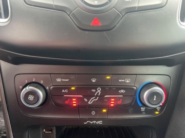 Ford Focus III Kombi Facelifting 1.5 TDCi ECOnetic 105KM 2016 Ford Focus Klimatyzacja Parktronic Przod Tyl Grzana Szyba Grzane Fotele Te, zdjęcie 9