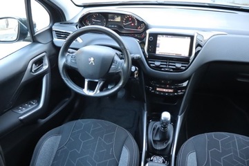 Peugeot 2008 I SUV Facelifting 1.2 PureTech 130KM 2016 Peugeot 2008 1.2 PureTech, Salon Polska, zdjęcie 6