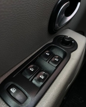 Renault Modus Hatchback 1.4 i 16V 98KM 2005 Renault Modus Klima Szyberdach Alu Gwarancja w cenie VRKR 1.4 Benzyna, zdjęcie 23