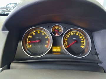 Opel Astra J Hatchback 5d 1.6 Twinport ECOTEC 115KM 2009 Opel Astra H 1.6 H, benzyna 116 KM, Panorama, Klima, zdjęcie 15