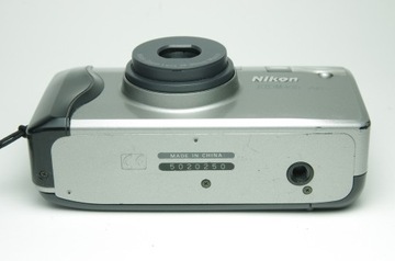 Nikon Zoom 400 AF - analogowy kompakt