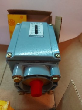 Przełącznik ciśnieniowy XM9-FA12 - Telemecanique