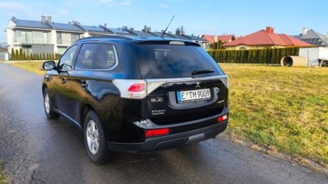 Mitsubishi Outlander III 2013 Mitsubishi Outlander 2.3 DID Intense+ 4WD 2013r, zdjęcie 24