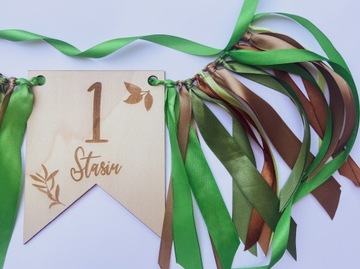 Proporczyk cyferka na krzesełko z imieniem, liście