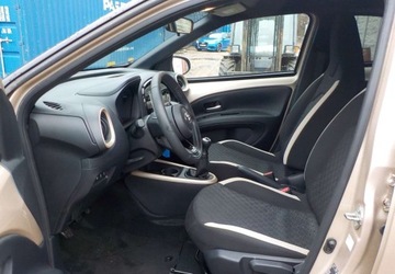 Toyota Aygo X 1.1 VVT-i 72KM 2023 Toyota Aygo X Okazja Benzyna 72KM, zdjęcie 23