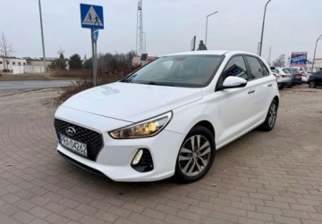 Hyundai i30 II Wagon Facelifting 1.6 CRDi 110KM 2017 Hyundai i30 1.6Crdi 110 PS NAVI Kamera Extra stan 1.6 Diesel 110KM, zdjęcie 6