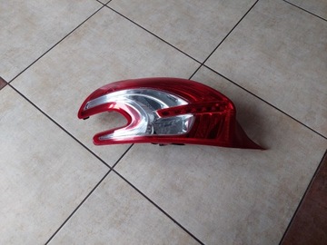 LEVÝ - SVĚTLO ZADNÍ LED PEUGEOT 208 !