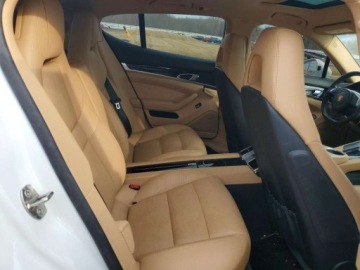 Porsche Panamera I Limuzyna Facelifting 3.6 310KM 2015 Porsche Panamera 2 2015 3.6 Benzyna 310KM, zdjęcie 10
