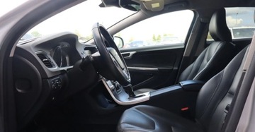 Volvo V60 I Kombi Facelifting 2.0 D3 DRIVE-E 150KM 2016 Volvo V60 2.0 150KM SUMMUM 2 Wlasciciel Serwisowany 2.0 Diesel 150KM, zdjęcie 14