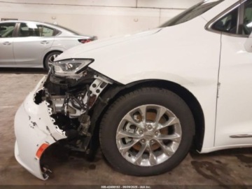 Chrysler Pacifica II 2021 Chrysler Pacifica Touring L 3.6 Benzyna 287KM, zdjęcie 11