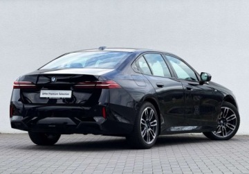 BMW Seria 5 G90-91 Touring 2.0 520d 197KM 2024 BMW Seria 5 520d xDrive M Pakiet 197KM 2.0 Diesel 197KM, zdjęcie 1