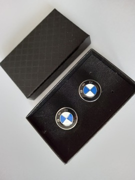 Srebrne spinki do koszuli BMW w eleganckim pudełku idealne na prezent