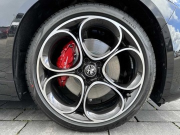 Alfa Romeo Giulia II Sedan Facelifting 2023 2.0 GME Turbo 280KM 2025 ALFA ROMEO Giulia Turbo Veloce Q4 Sedan 2.0 (280KM) 2025, zdjęcie 11