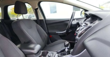 Ford Focus III Kombi 1.6 EcoBoost 150KM 2014 Ford Focus Ford Focus 1.6 Benzyna 150KM, zdjęcie 25