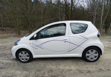Toyota Aygo I Hatchback 3d 1.0 VVT-i 68KM 2010 Toyota Aygo sliczna mala tania niezawodna BEZ RDZY klima Benzyna 68KM, zdjęcie 8
