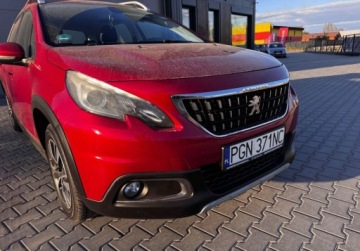 Peugeot 2008 I SUV Facelifting 1.2 PureTech 110KM 2018 Peugeot 2008 bezwypadekz Niemiecallur 1.2 Benzyna 110KM, zdjęcie 2