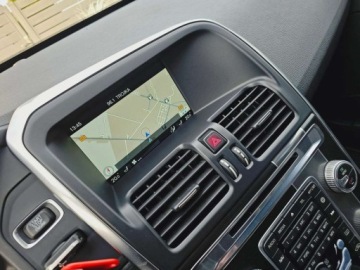 Volvo XC60 I SUV Facelifting 2.0 D3 DRIVE-E 150KM 2016 Volvo XC 60 R-Design___2.0 D3 150KM Geartronik BiXenon LED Skora Kamera Vi, zdjęcie 19