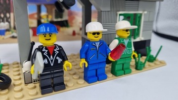 LEGO System Town 6444 Взлетно-посадочная полоса в глубинке