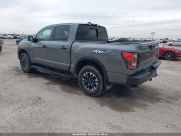 Nissan Titan 2024 Nissan Titan Pro-4x 2024 5.6 Benzyna 400KM, zdjęcie 3
