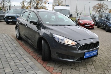 Ford Focus III Hatchback 5d facelifting 1.5 TDCi 95KM 2018 Ford Focus Hatchback Trend 1,5 TDCi 95KM ASO Forda, zdjęcie 3