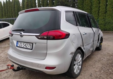 Opel Zafira C Tourer 2.0 CDTI ECOTEC 130KM 2012 Opel Zafira 2012r, 2.0 CDTI. Uszkodzony boki. 2.0 Diesel 130KM, zdjęcie 2