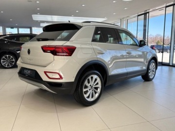 Volkswagen T-Roc I SUV Facelifting 1.5 TSI ACT 150KM 2023 Volkswagen T-Roc Life Kamera cofania LED CarPlayAndroid Auto Podgrzewan, zdjęcie 3