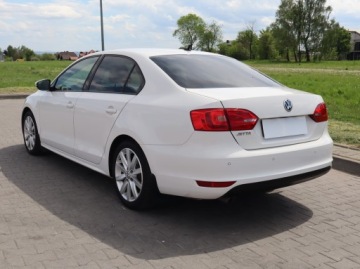 Volkswagen Jetta VI Sedan 1.2 TSI 105KM 2012 VW Jetta 1.2 TSI, Salon Polska, Serwis ASO, Klima, zdjęcie 3