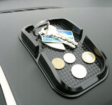 ЛИПКИЙ КОВрик для АВТОМОБИЛЕЙ для телефона противоскользящий для телефона