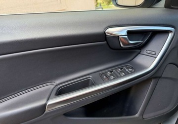 Volvo V60 I Kombi Facelifting 2.0 D4 DRIVE-E 190KM 2015 Volvo V60 Volvo V60 D4 Summum 2.0 Diesel 190KM, zdjęcie 26