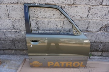 NISSAN PATROL DVEŘE PRAVÝ PŘEDNÍ PRAVÉ GR Y61 97-04R