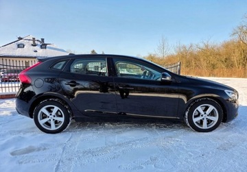 Volvo V40 II Hatchback Facelifting 1.5 T3 152KM 2017 Volvo V40 T3 AUTOMAT 1-Wl Salon Polska 2xOpony 1.5 Benzyna 152KM, zdjęcie 3