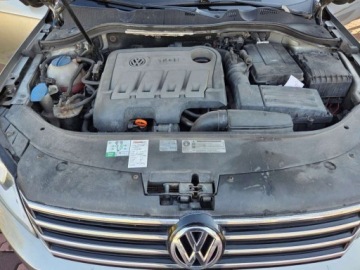 Volkswagen Passat B7 Variant 2.0 TDI CR DPF BlueMotion 140KM 2012 Volkswagen Passat Nawigacja Podgrzewane Fotele Czujniki Parkowania 2.0, zdjęcie 26